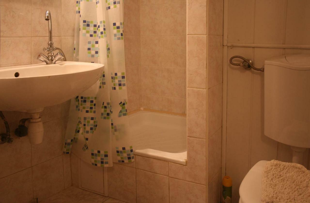 Margaret Bridge Studio Apartment بودابست المظهر الخارجي الصورة