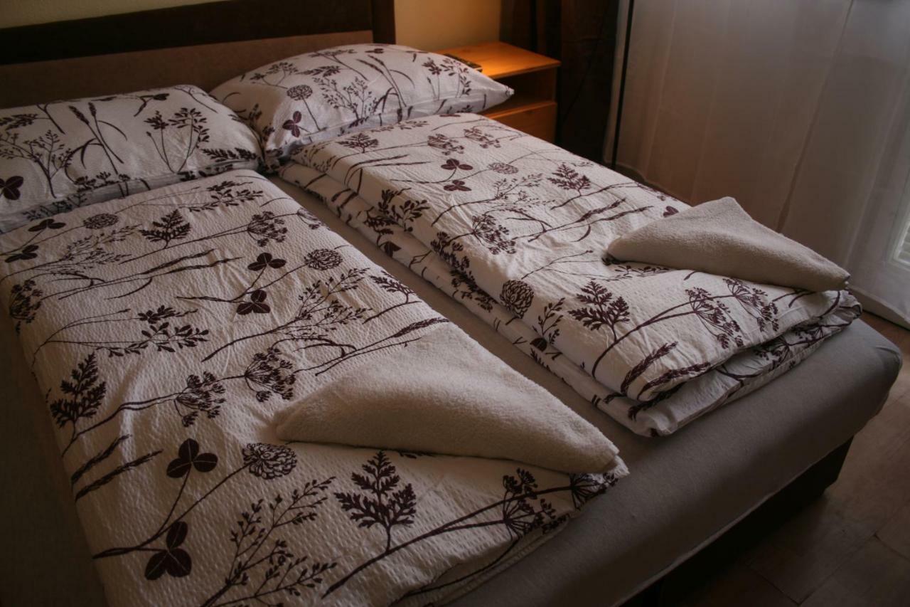 Margaret Bridge Studio Apartment بودابست المظهر الخارجي الصورة